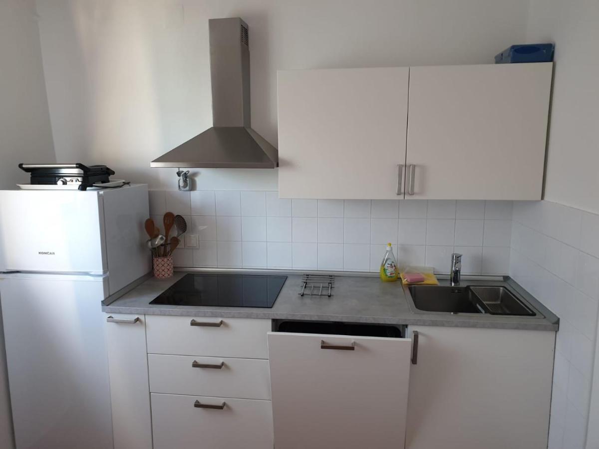 Apartman David Tribunj  Luaran gambar